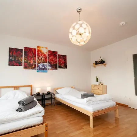 Fantawo - City-studio Hell Und Modern Mit Netflix 哥廷根