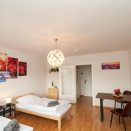 Fantawo - City-studio Hell Und Modern Mit Netflix *